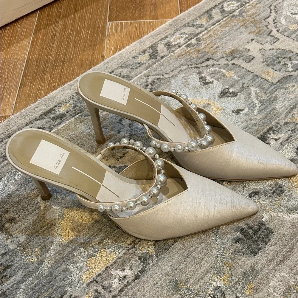 Dolce Vita Kanika Pearl Heels